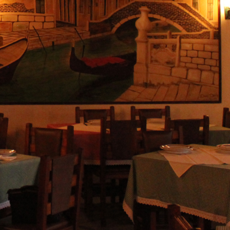 Detalhes e ambiente da cantina Mamma Carmella